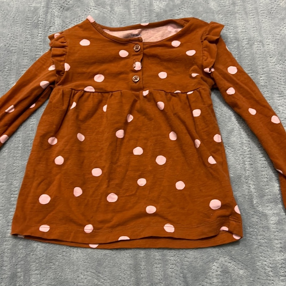 Girls shirt pink pock a dots long sleeve.